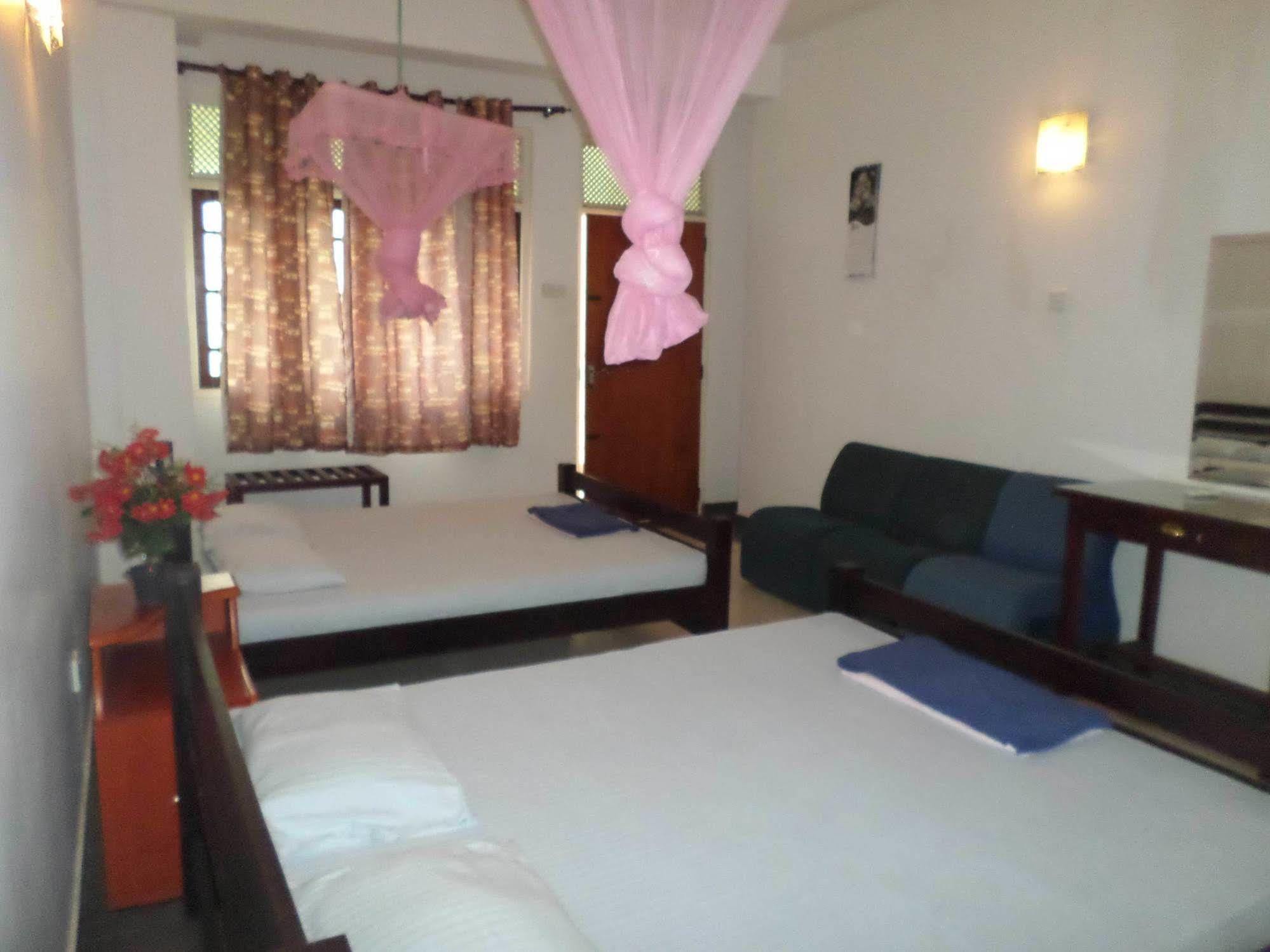 Hotel Senora Kataragama Exterior photo